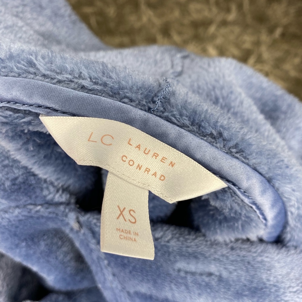 LC Sweater - Picture 2 of 2